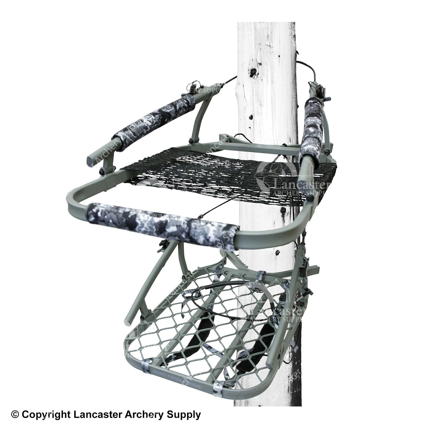 Hawk Ultra Light Climbing Treestand 1 Hawk Ultra Light Climbing Treestand